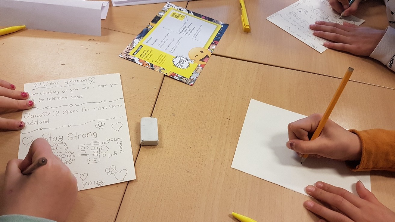 leerlingen schrijven kaarten